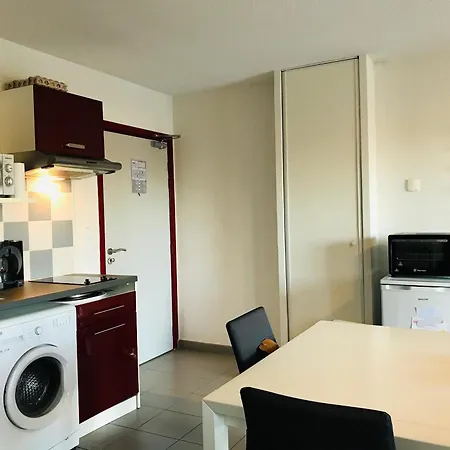 2p A Argeles-sur-mer: Clim, Terrasse, Piscine, Parking, Proche Plages Et Commerces - Fr-1-776-14 *