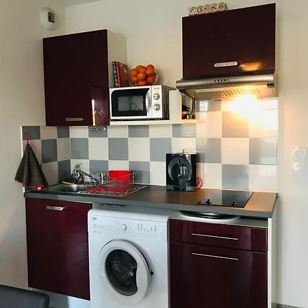 Apartment 2p A Argeles-sur-mer: Clim, Terrasse, Piscine, Parking, Proche Plages Et Commerces - Fr-1-776-14 *